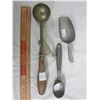 Image 1 : 3 Vintage Ice Cream and Candy Scoops