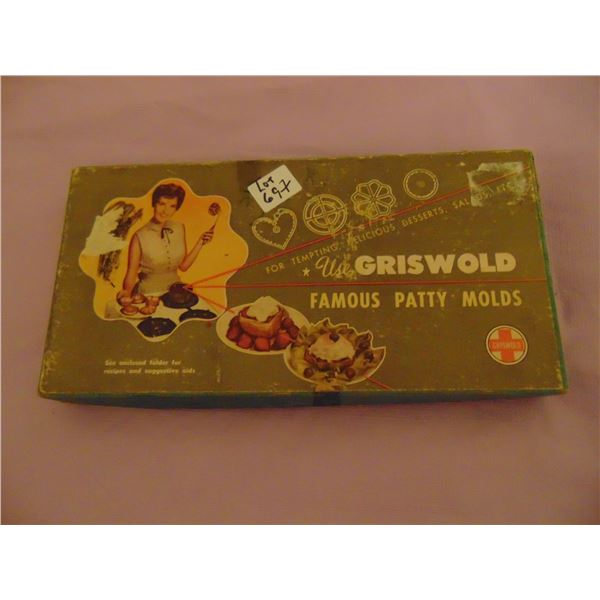 697 VINTAGE GRISWOLD FAMOUS PATTY MOLDS