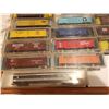 Image 11 : 34 cars 2 engines and tracks N scale