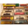 Image 9 : 34 cars 2 engines and tracks N scale