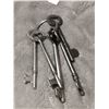 Image 3 : 5 large antique skeleton keys