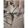 Image 6 : Older siwash wool sweater, size medium