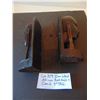 Image 4 : 859 IRON WOOD AFRICAN 9” TALL BOOK ENDS AND COMB