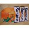 Image 1 : 920 THREE PAPER SUNKIST ORANGES STRING HANGER ADVERTISING SIGNS