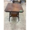 Image 1 : Oak parlor table, original - 24 X 24 X 28 H