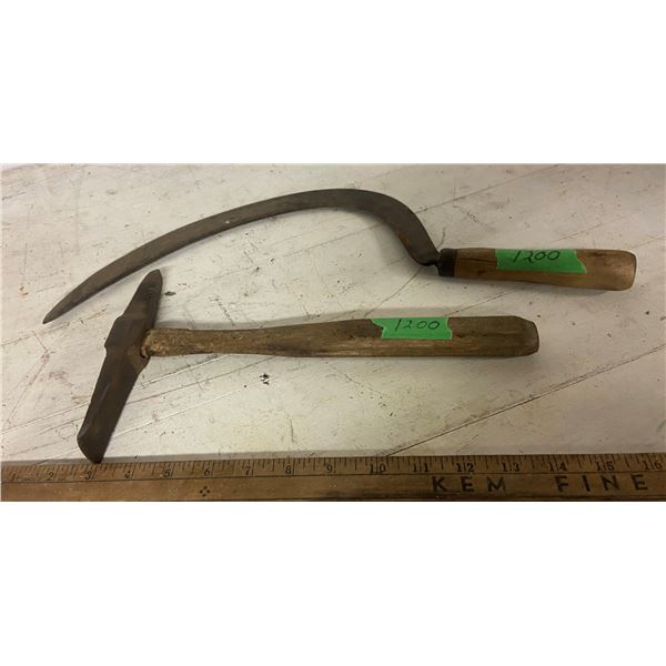 Hand scythe and chipping hammer