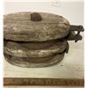 Image 2 : Wooden block pully 20" total length - damage on side