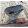 Image 2 : Coal pail and shovel