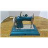 Image 2 : Vintage Child's Sewing Machine