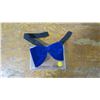 Image 2 : Men's Lined Green Leather Coat and Men's Blue Velvet Velcro Bowtie