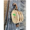Image 1 : Wooden Block Pully