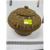 Image 1 : LARGE NATIVE BASKET WITH LID