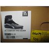 Image 3 : PAIR OF SZ. 45 NEW CROSS COUNTRY SKI BOOTS