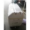 Image 2 : LARGE IGLOO COOLER BROKEN LATCHES