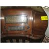 Image 2 : STEWART WARNER WOOD CASED CABINET RADIO