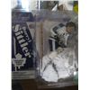 Image 2 : DARRYL SITTLER FIGURINE