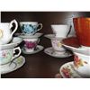 Image 2 : 12 TEACUPS & SAUCERS