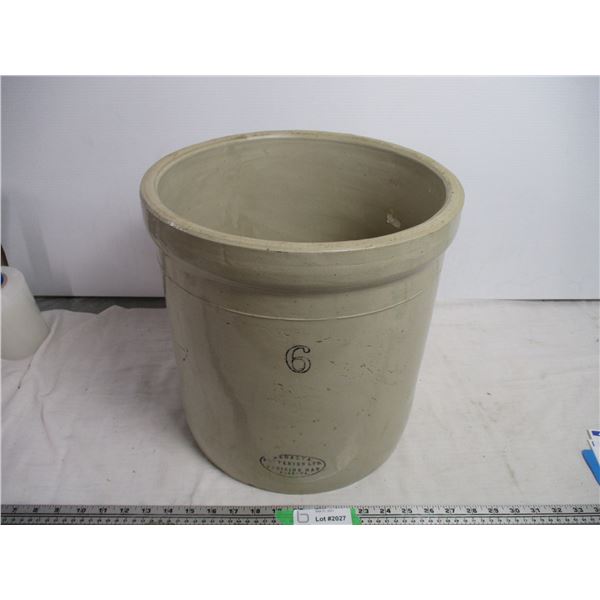 6 Gallon Medalta Potteries Crock
