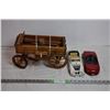 Image 1 : Wooden Wagon Lamp (damaged) and two die-cast cars (damaged)