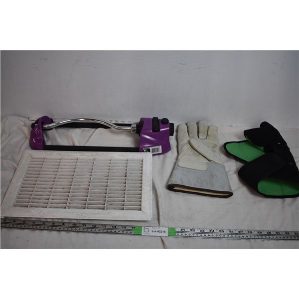 Vent grate with water sprinkler + kneebrace