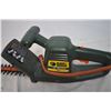 Image 3 : Black n Decker 16" hedge trimmer - working