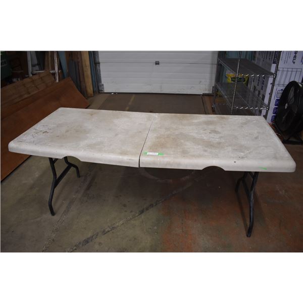 Folding plastic Table