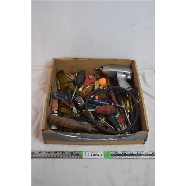 Garage tools - impact gun + screwdrivers