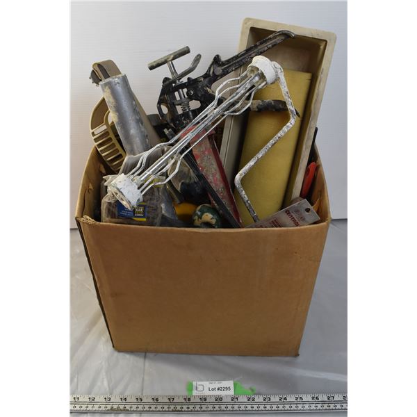 Box of misc drywalling & painintg equipment