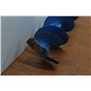 Image 2 : Blue hand auger