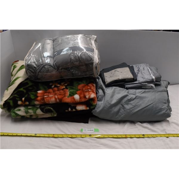 Pillow set, Fuzzy blanket, bed sheets