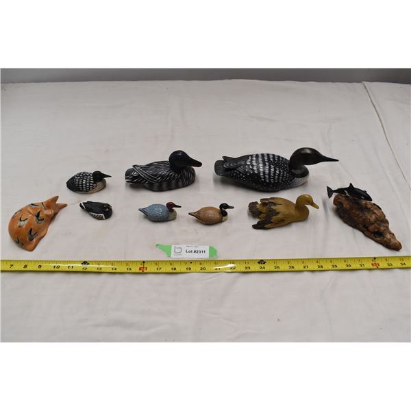 Assorted animal sculptures