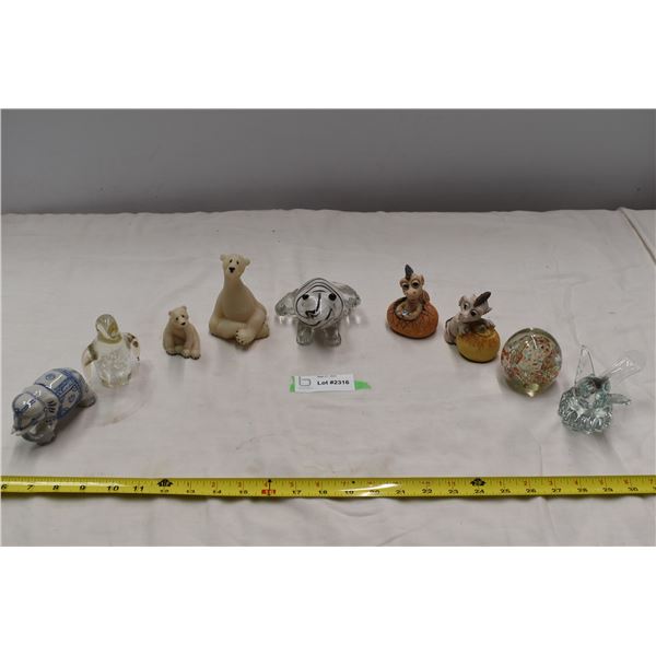 Assorted glass animals / ornaments