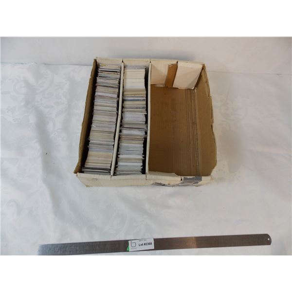 2 columns full of hockey cards - approx 1600 - various cards+condition