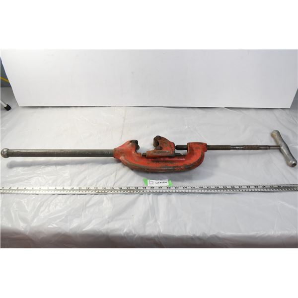 Ridged heavy duty pipe cutter 1"-3"