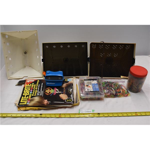 Lightbrite set. 1 working condition. 1 Viewmaster