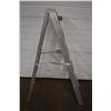 Image 2 : Aluminum Step Ladder (55.5" tall)