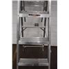 Image 4 : Aluminum Step Ladder (55.5" tall)
