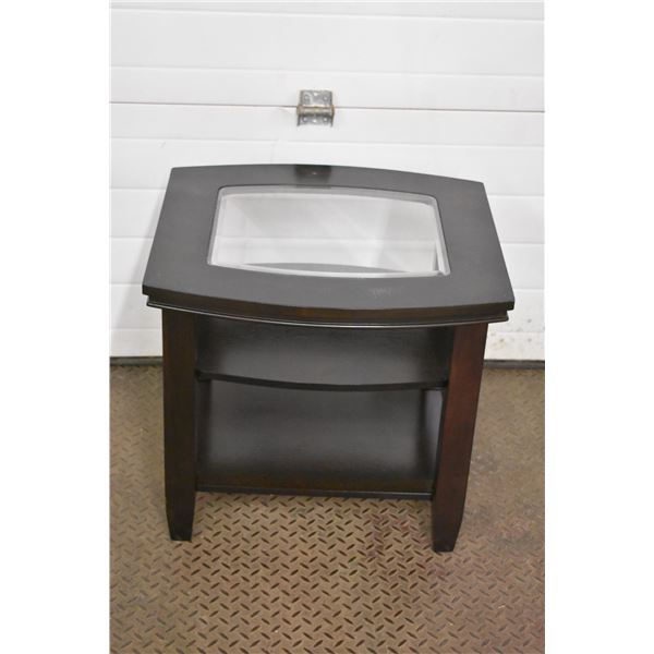 End Table with Glass Insert (22"x24"x22" tall)