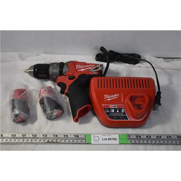 Milwaukee 1/2" hammer drill 12V with batteries + charger