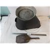 Image 4 : Antique Coal Skuttle with scoop