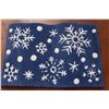 Image 2 : Snowflake welcome mat with snowman carry sleeve