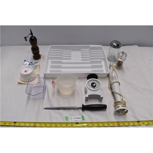 Misc. kitchen supplies including honing steel.