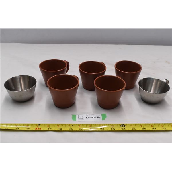 5 Teracotta mugs, 2 stainless steel cups