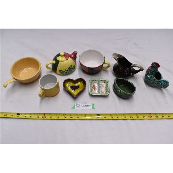 Assorted coloured glass ornaments & dishware