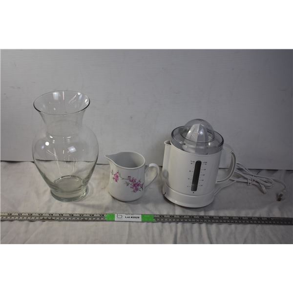 Juicer, Cream Pitcher, Vase