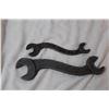 Image 3 : 4 Curved antique wrenches