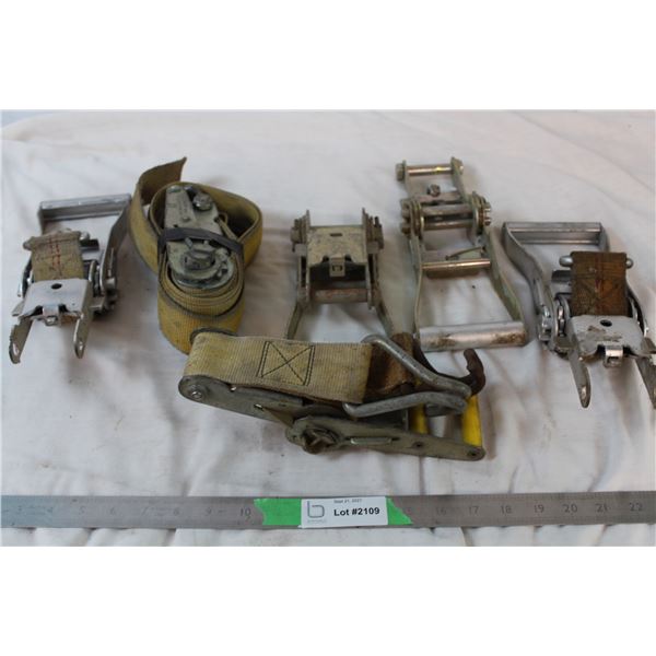 Lot of heavy duty tie straps