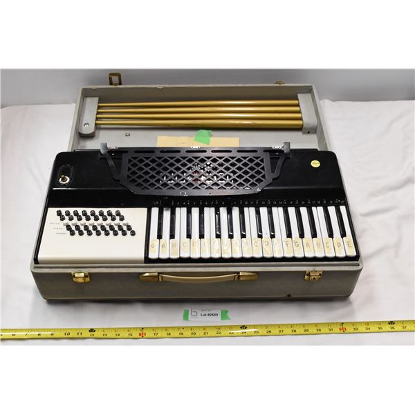 MicroOrgan with standing legs (case hinges broken)