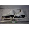 Image 1 : Ladies SIze 7 1/2 Figure Skates