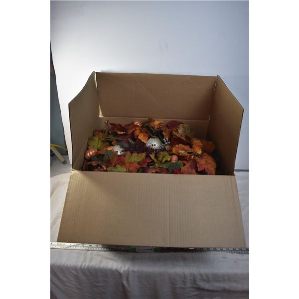 3 wreaths / christmas decorations